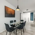 Apartment The Teal Spot By Pikhost