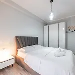 The Teal Spot By Pikhost Apartment