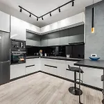 Apartment The Teal Spot By Pikhost *