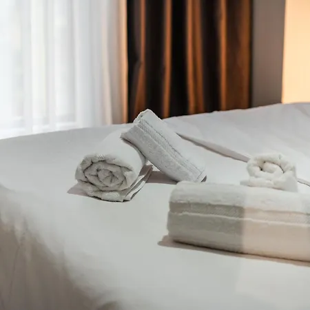 Apartment The Teal Spot By Pikhost Tirana