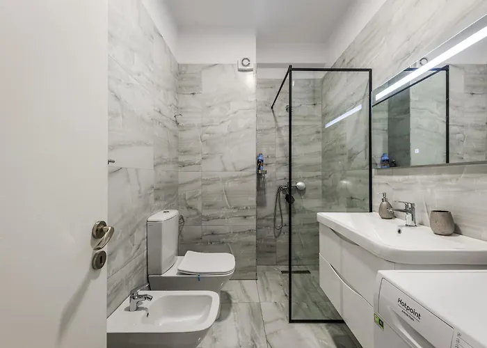 The Teal Spot By Pikhost Daire *